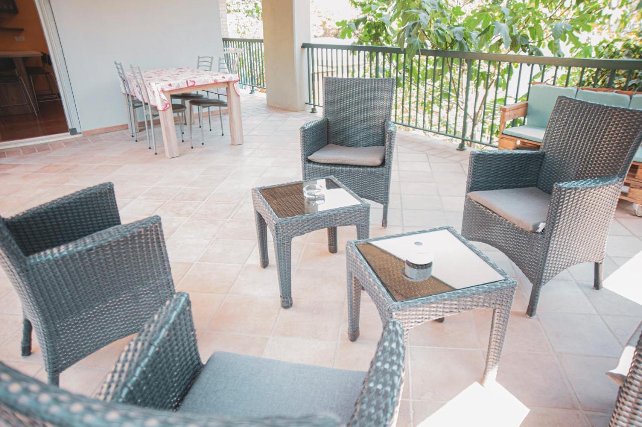 Il Mughetto - Appartamento Con Terrazza Privata San Quirico d'Orcia Bagian luar foto