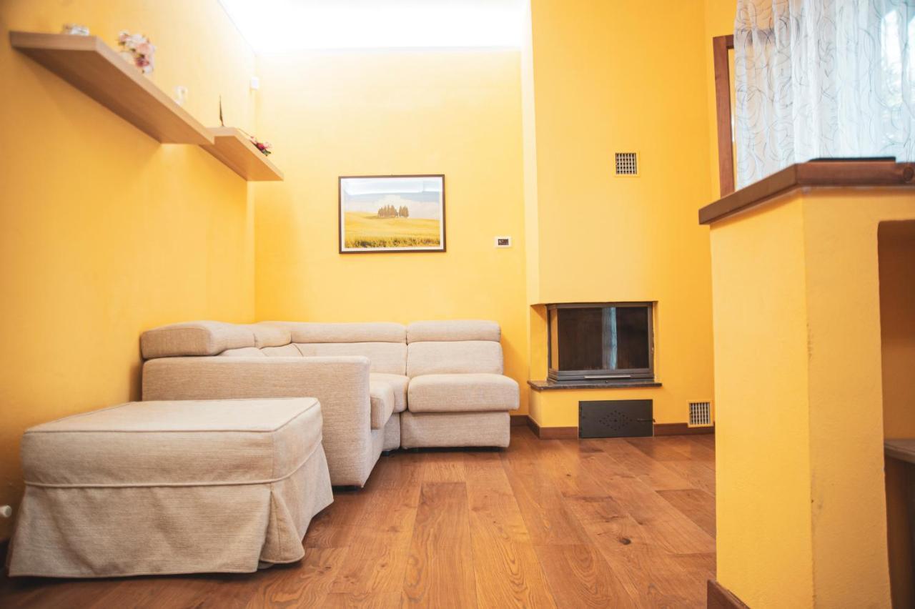 Il Mughetto - Appartamento Con Terrazza Privata San Quirico d'Orcia Bagian luar foto